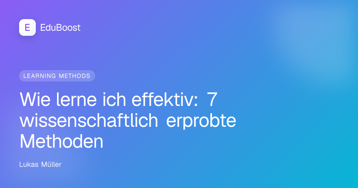 Studentin mit Notizen an einem ruhigen Ort konzentriert beim Lernen