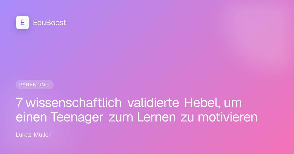 Teenager an seinem Schreibtisch, konzentriert über Hausaufgaben gebeugt